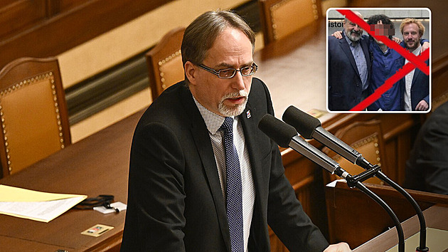Šířil falešnou fotku. Náměstek za SPD se má Minářovi a Halíkovi osobně omluvit
