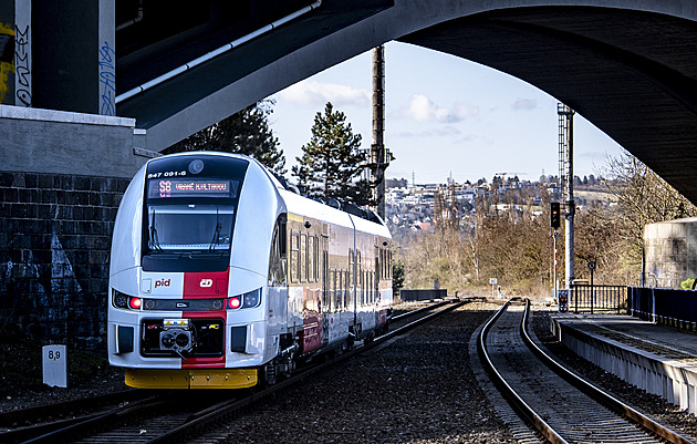 Na Pacifiku jezdí nové motoráky. Výhledově dostane výletní trať bateriové vlaky