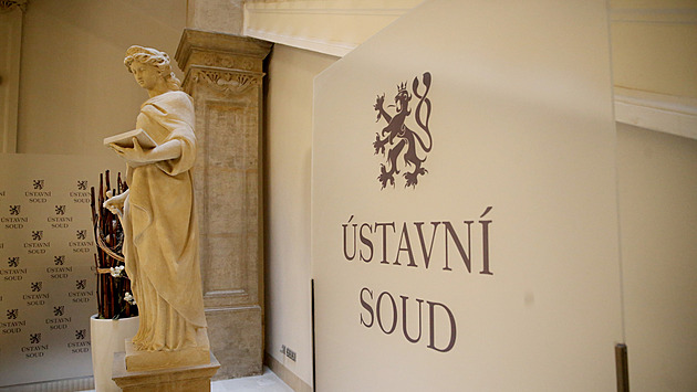 Senátoři uspěli u Ústavního soudu. Smlouvu s Vatikánem nelze ratifikovat