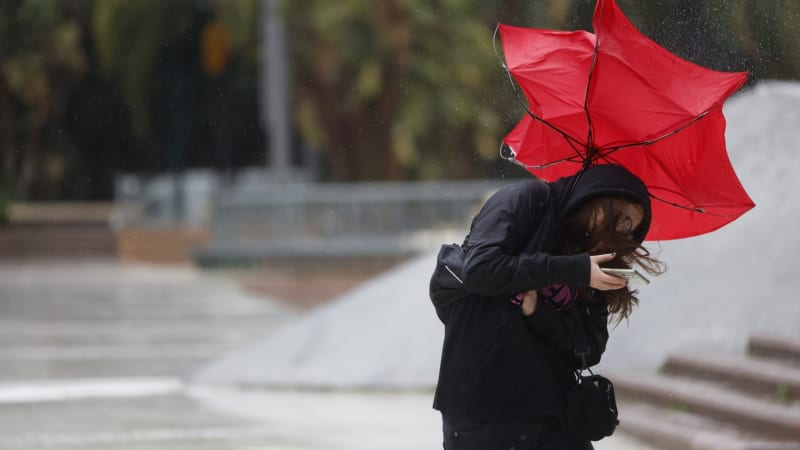 Sledujte RADAR: Letní teploty, pak přijde ostrá ledová sprcha. Kde hrozí déšť i sníh?