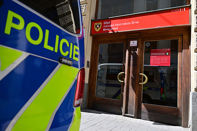 Kvůli inovačnímu centru jde do vazby podnikatel Štefl, další dva obviněné soud pustil