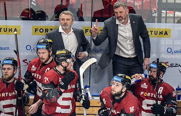 Tohle je podraz, skandál. Nedvěd se pustil do Dědka i rozhodčích: Jsou úplně v pr****