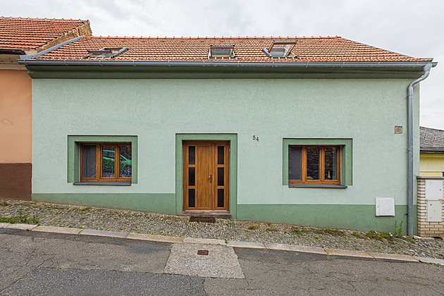 Nenápadný dům v Kouřimi skrývá fantastické překvapení. Podívejte se dovnitř