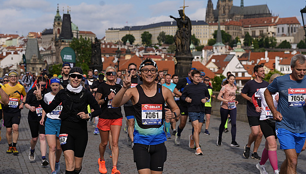 Maraton přinese Praze stamiliony. Provozovny v oblasti uzávěr si na ně nesáhnou