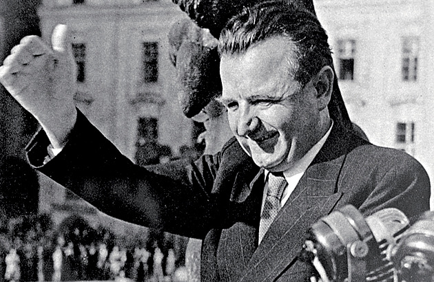Bojovali o zlato, jenže zemřel prezident. Když komunisté stáhli hokejisty z MS