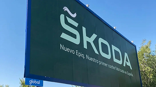 Škodě je háček málo, ve Španělsku používá neexistující písmeno